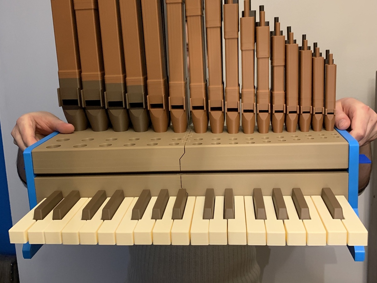 The organ carried with its pipes in place