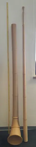 Alphorn, photo 1 of 3