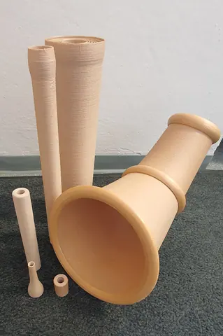 Alphorn, photo 2 of 3