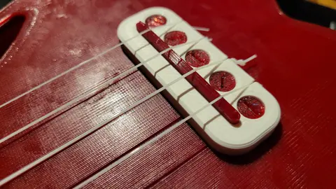 Heart Shaped Ukulele, photo 3 of 6