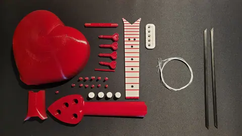 Heart Shaped Ukulele, photo 5 of 6