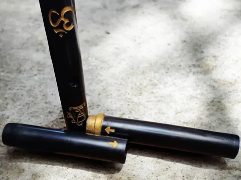 The three pieces of the bansuri
